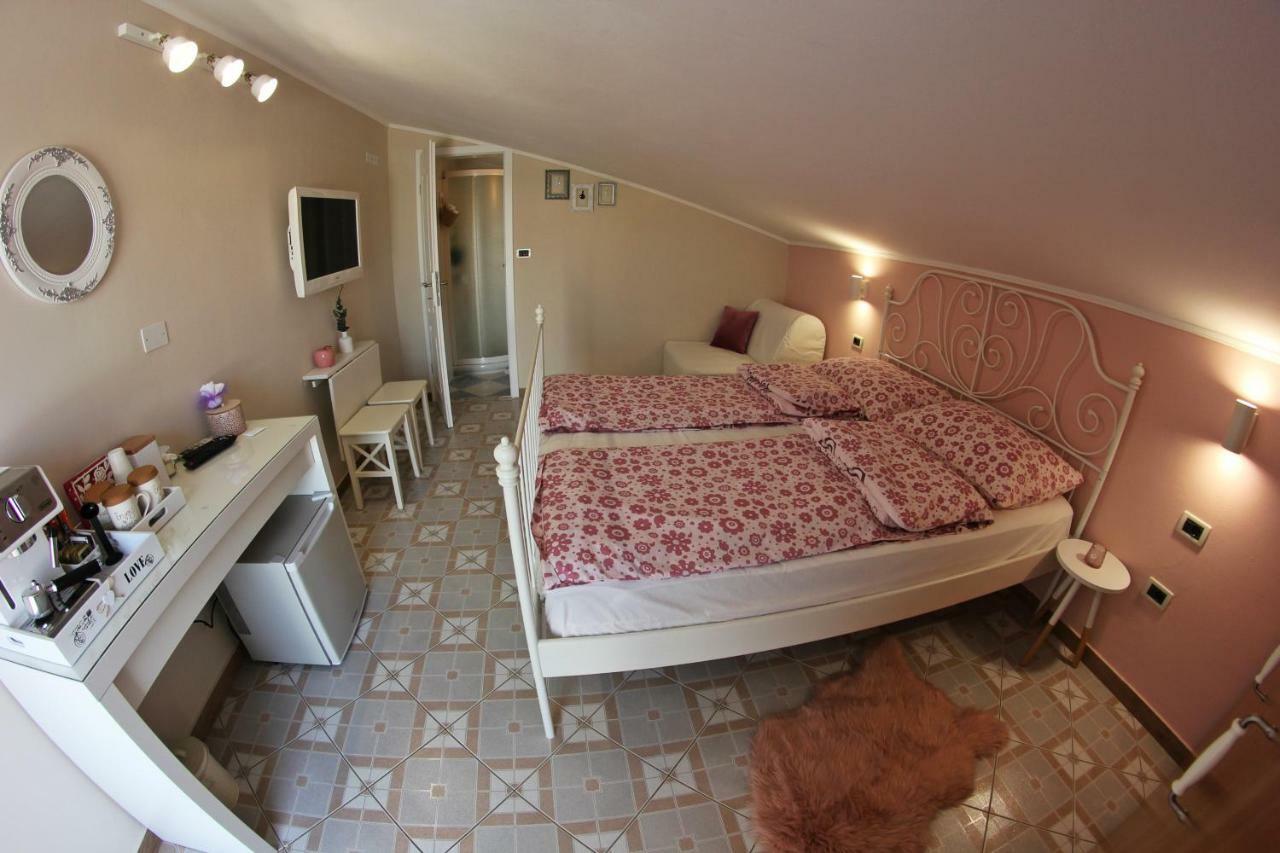 Room And Apartment Doris Lovrečica Kültér fotó