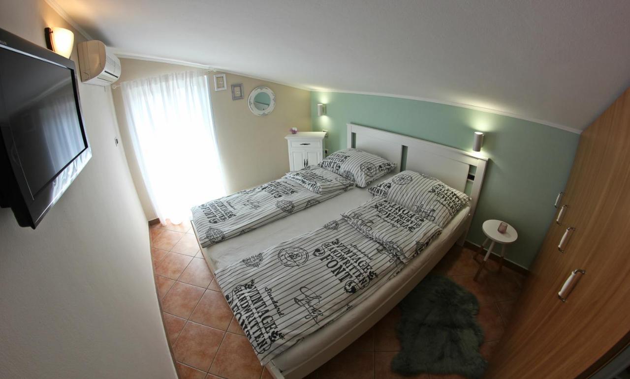 Room And Apartment Doris Lovrečica Kültér fotó