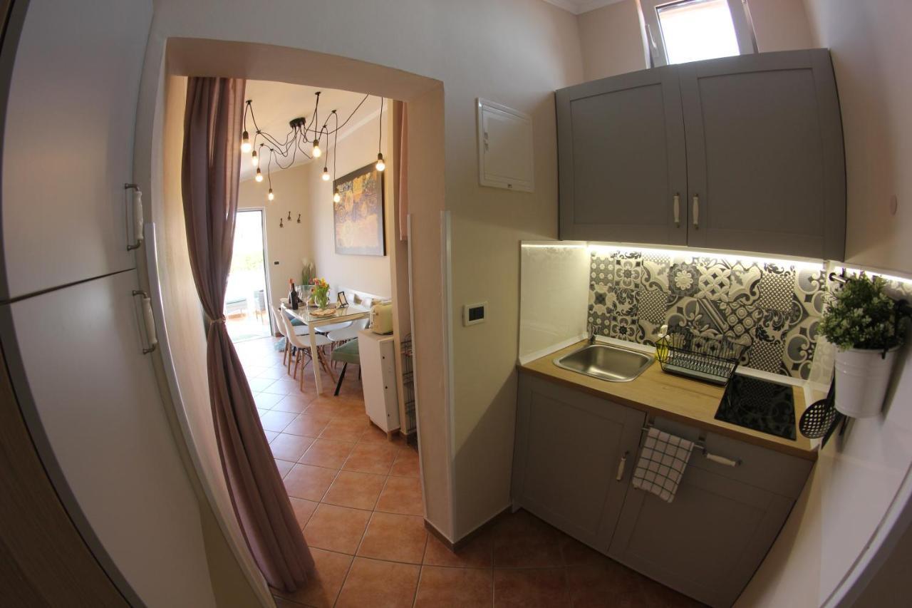 Room And Apartment Doris Lovrečica Kültér fotó